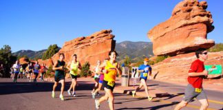 runners at garden of the gods race