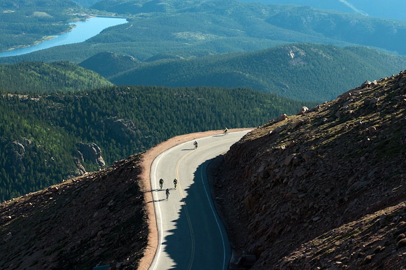 cyclists pedal up pikes peak