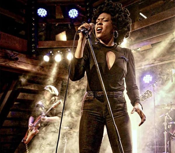 nikki hill sings