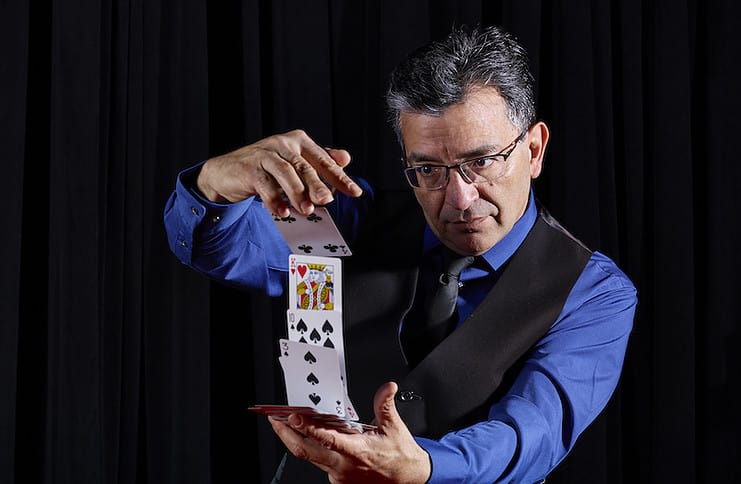 Cosmo Solano does magic card trick