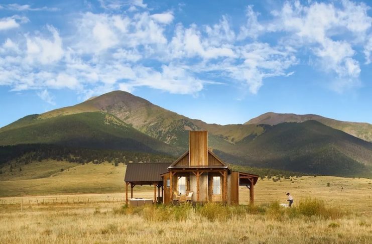 luxury cowboy cabin surrounded by mountains in Westcliffe