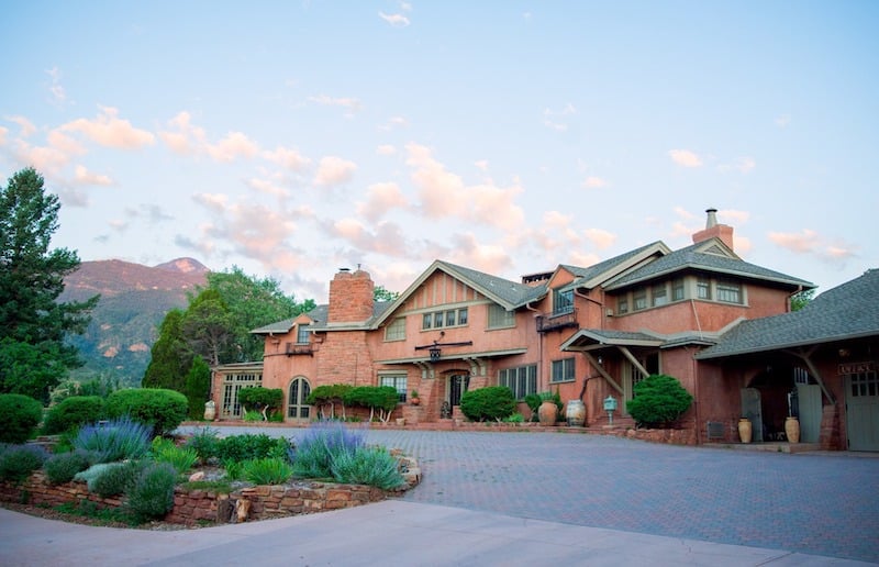 Front of the SunMountain Center bed and breakfast in Manitou Springs