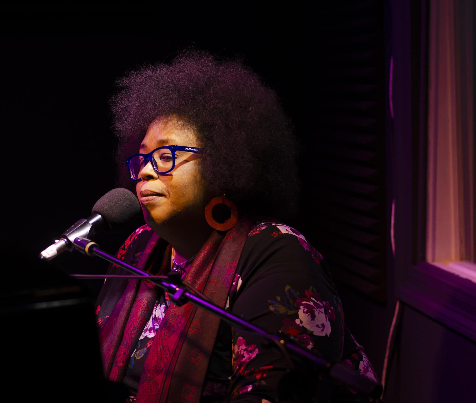 singer-songwriter Lilli Lewis
