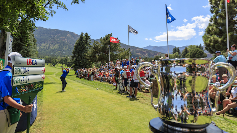 Jerry Kelly tees off on the first hole during the final round of the 2018 U.S. Senior Open at The Broadmoor.